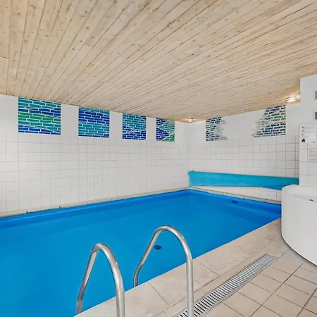 Stunning In Nyborg With Sauna Vakantiehuis *