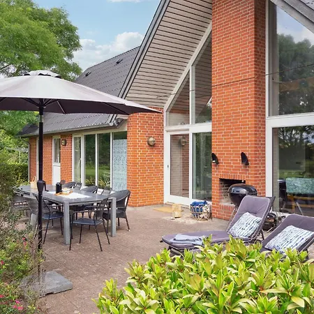 בית נופש Stunning In Nyborg With Sauna *